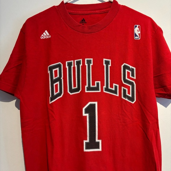 NBA Chicago Bulls #1 Derrick Rose Red Shirsey T shirt Medium Adidas - Picture 3 of 11